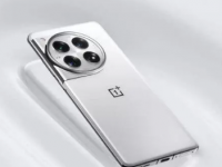 OnePlus 12 Glacial White 在中国境外推出