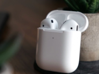 Apple AirPods 降至 79.99 美元 最高可享受 100 美元折扣